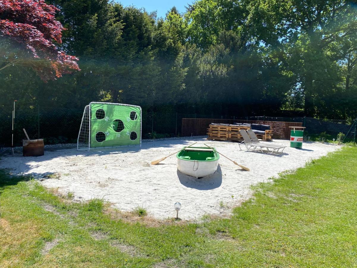 Ferienwohnung Im Erdgeschoss Mit Eingezaeunten Garten Und Terrasse 아우리흐 외부 사진